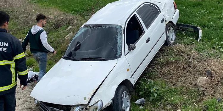 Otomobil tarlaya uçtu: 1 yaralı