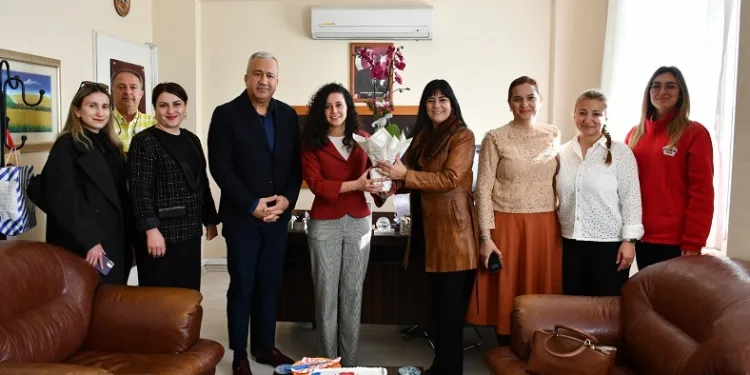 Kuşadası Belediyesi sağlık çalışanlarını unutmadı