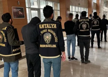 Bakır kabloları keserek çalan şüpheliler yakalandı