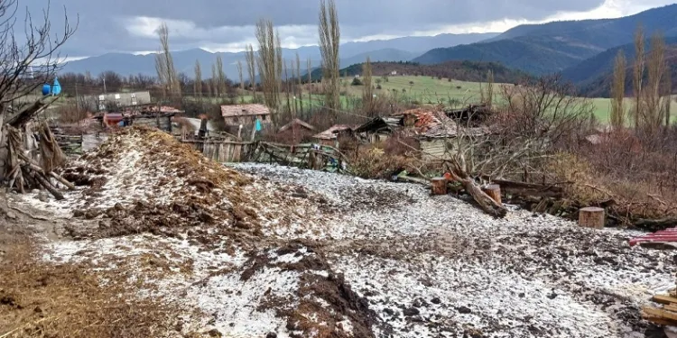Osmancık’ta leblebi büyüklüğünde dolu yağdı