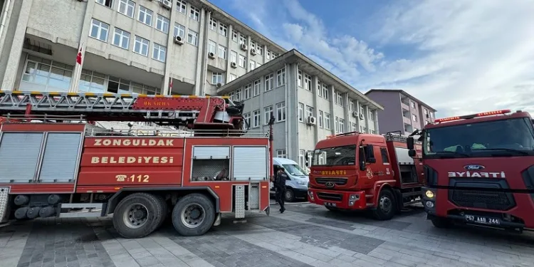 Zonguldak Adliyesi’nde çıkan yangın paniğe neden oldu