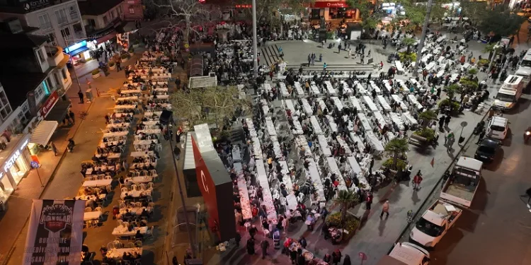 Burhaniye’de belediye, vatandaşların yanında