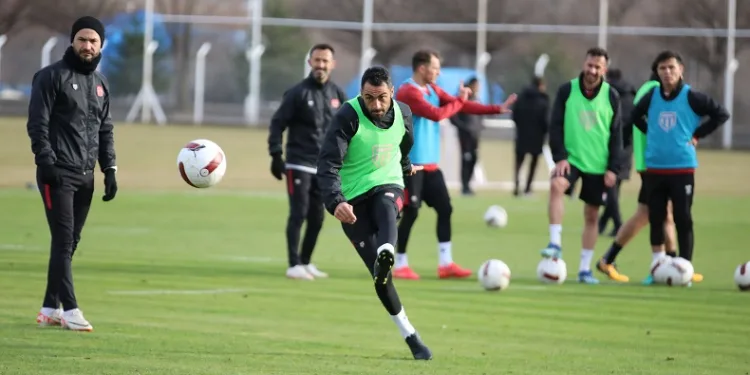 Sivasspor’da Adana Demirspor hazırlıkları sürüyor