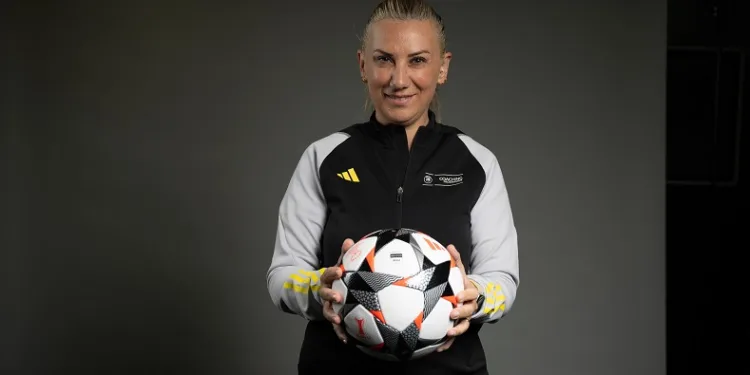 Necla Güngör Kıragası, UEFA Pro Lisans Antrenör Değişim Programı’na katıldı