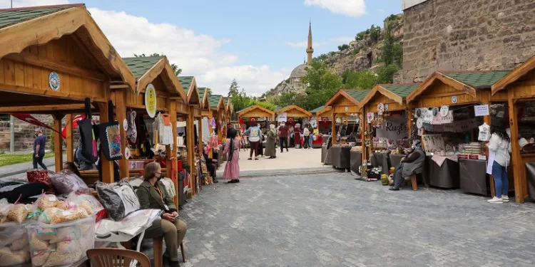 ‘Maharetli Eller’ Ramazanda da devam