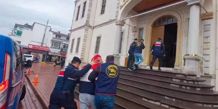 Sinop’ta hırsızlık zanlısı 3 kişi yakalandı