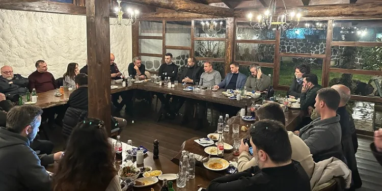 Teknik Direktör Abdullah Avcı, iftarda basın mensuplarıyla buluştu