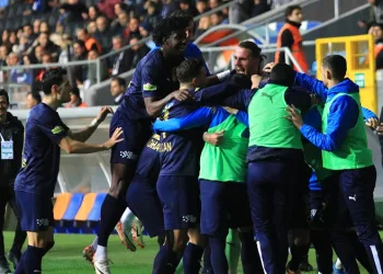 Kasımpaşa, hem atıyor hem de yiyor