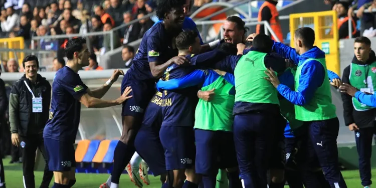 Kasımpaşa, hem atıyor hem de yiyor