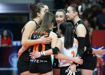 Sultanlar Ligi: PTT: 1 – Eczacıbaşı Dynavit: 3