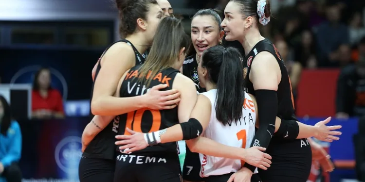 Sultanlar Ligi: PTT: 1 – Eczacıbaşı Dynavit: 3