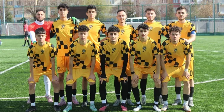Kocasinan Şimşekspor U18 takımı şampiyon oldu