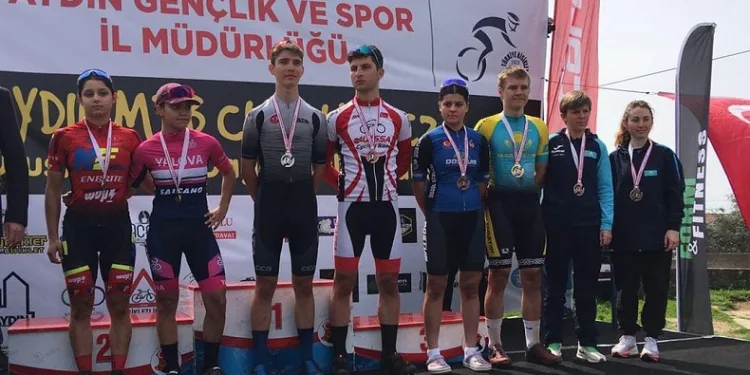 Aydın’da Uluslararası Dağ Bisikleti Yarışı yapıldı