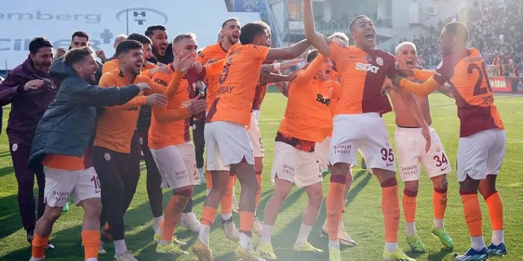 Galatasaray yenilmezlik serisini 18 yaptı