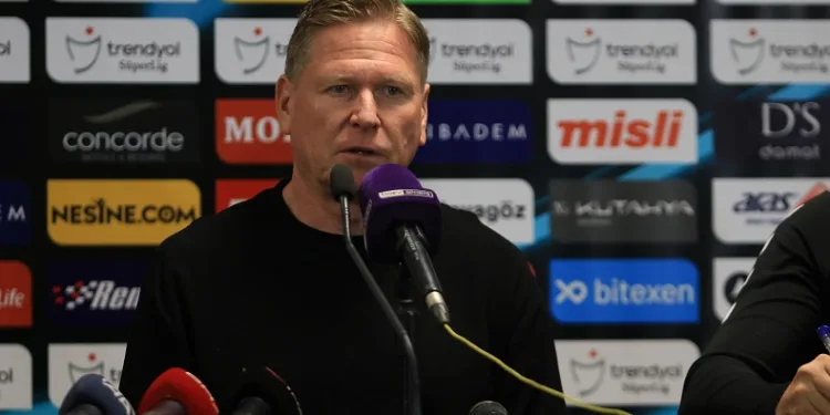 Samsunspor Teknik Direktörü Markus Gisdol: “İlk yarı çok kötü bir performans sergiledik”