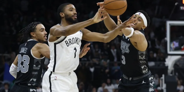NBA’de Cedi Osman’ın 10 sayı kaydettiği maçta Spurs, Nets’i uzatmada yendi