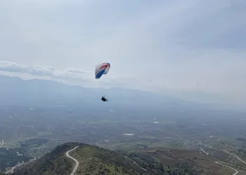 Alaşehir’de yamaç paraşütü pisti tam not aldı