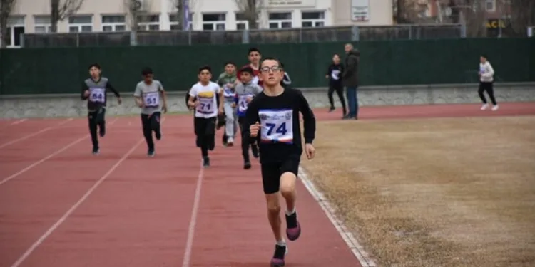 Kars’ta atletizm yarışları yapıldı
