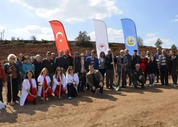 Fidanlar gelecek nesillere yaşlıların hatırasını yaşatacak