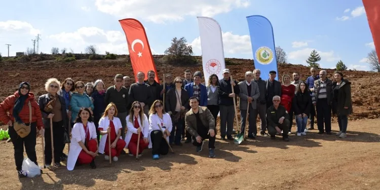 Fidanlar gelecek nesillere yaşlıların hatırasını yaşatacak
