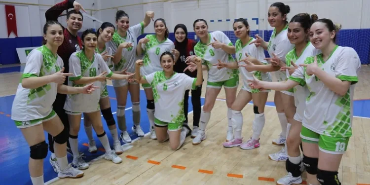 Sivas Belediyespor hentbol takımı play-off’a yükseldi