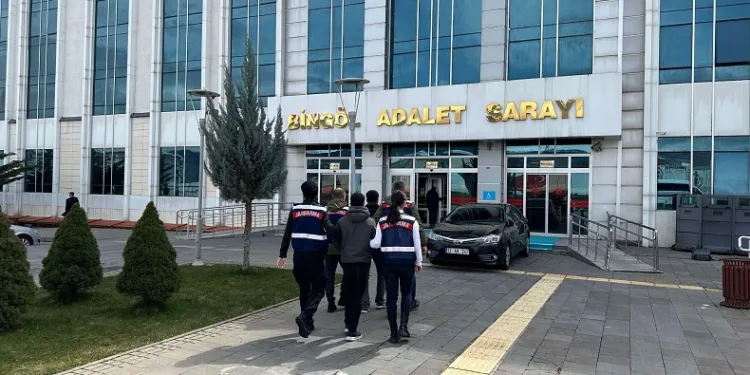 Bingöl’de terör örgütü propagandası yapan 4 kişi gözaltına alındı