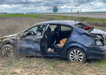 Diyarbakır’da otomobil şarampole yuvarlandı: 1’i ağır 3 yaralı