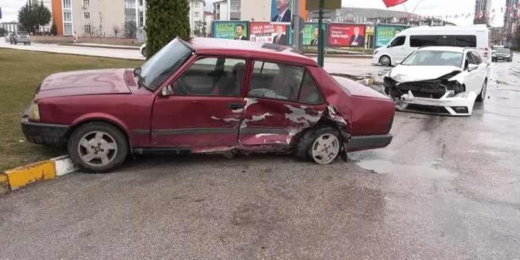 Elazığ’da trafik kazası: 4 yaralı