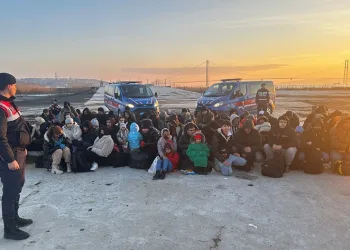 Çanakkale’de İHA destekli kaçak göçmen operasyonu