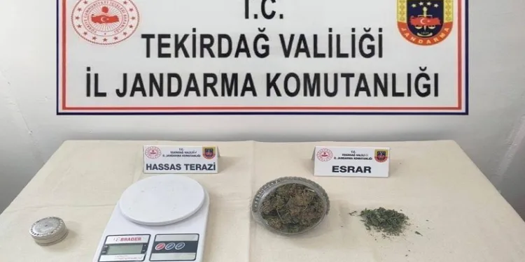 Jandarmadan yasaklı maddeye geçit yok
