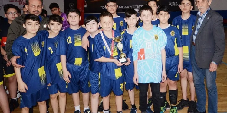 Kulüplü Küçük Erkekler Hentbol Kayseri Birinciliği tamamlandı