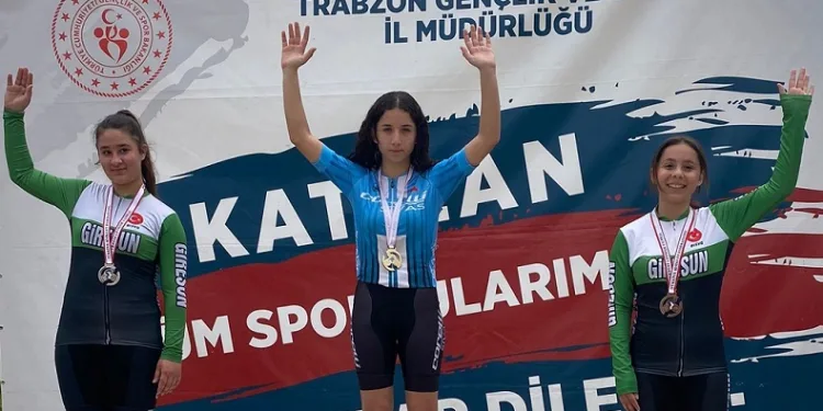 Bisiklette Sivaslı sporcudan büyük zafer