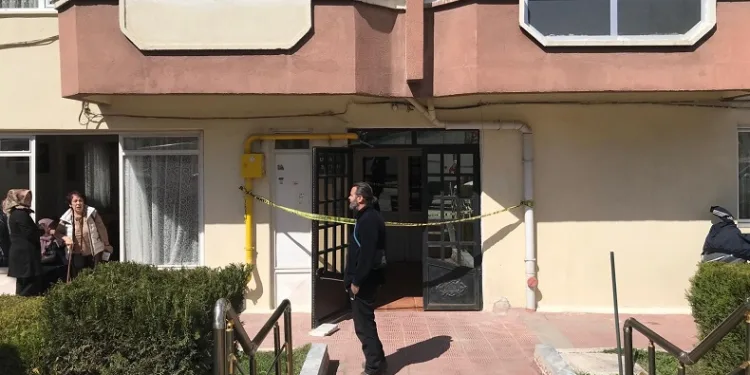 Haber alınamıyordu, evinde ölü bulundu