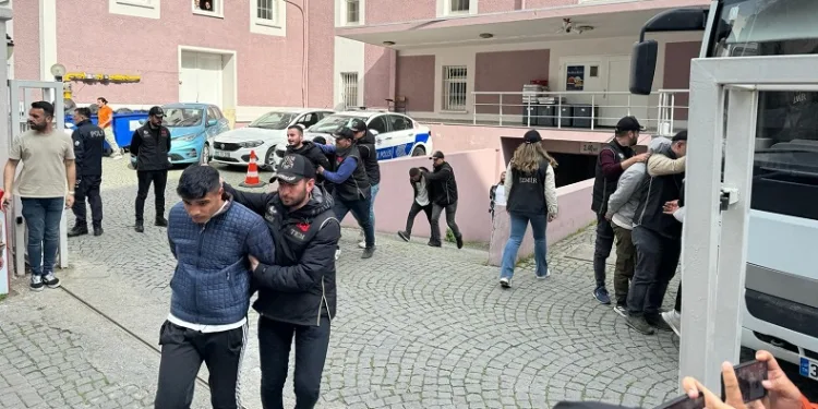 İzmir’deki nevruz kutlamasında ‘terör propagandası’ yapan 36 kişi adliyede