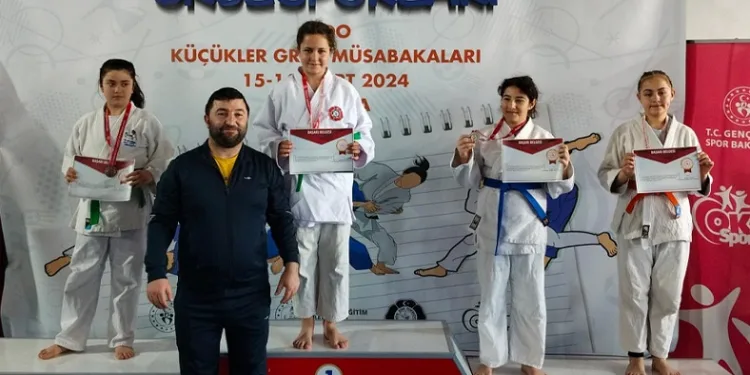 Bilecikli sporcu şampiyonluğa imza attı