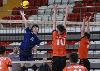Voleybol Yıldızlar Türkiye Birinciliği, Sivas’ta başladı