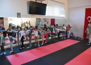 Yunusemreli çocuklar spora ilk adımı cimnastikle atıyor