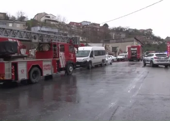 Ümraniye’de tekne imalathanesi alev alev yandı