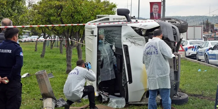 Ceza infaz koruma aracı devrildi: 1 ölü, 1 yaralı