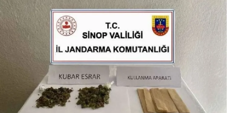 Durdurulan otobüsten 25 gram uyuşturucu çıktı