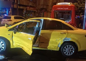 Mersin’de zincirleme kazada 2 kişi yaralandı