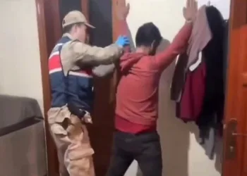 Jandarma 85 sokak satıcısını yakaladı