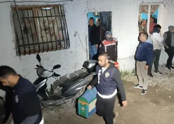 Osmaniye’de horoz dövüştüren 98 şahıs suçüstü yakalandı