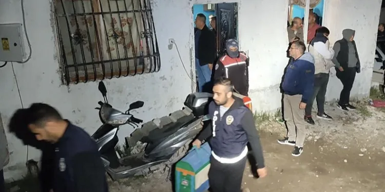 Osmaniye’de horoz dövüştüren 98 şahıs suçüstü yakalandı