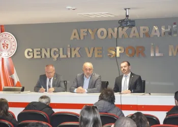 Afyonkarahisar’da antrenörlerle değerlendirme toplantısı düzenledi