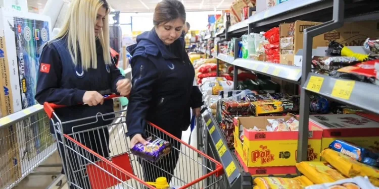 Zabıtadan marketlere ramazan denetimi