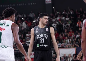 P. Karşıyaka, Beşiktaş deplasmanında