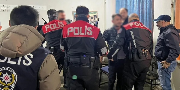 Çorum polisinin suçlularla mücadelesi sürüyor