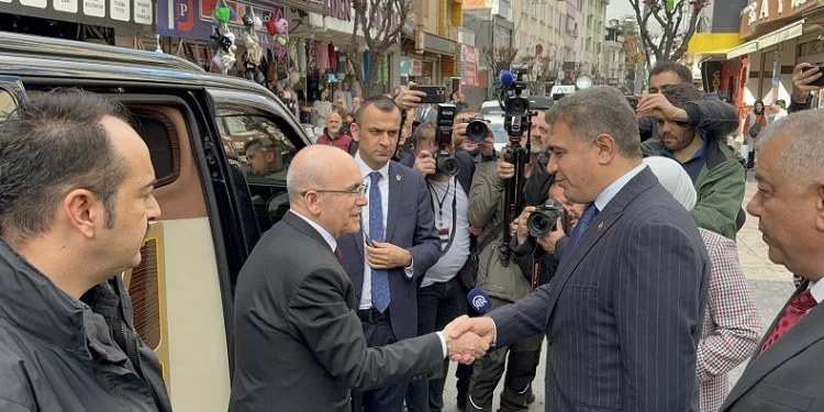 Hazine ve Maliye Bakanı Şimşek, Düzce’de iş adamları ile buluştu