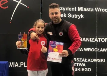 Eskrimci Derin Taşpınar Polonya’da şampiyon oldu